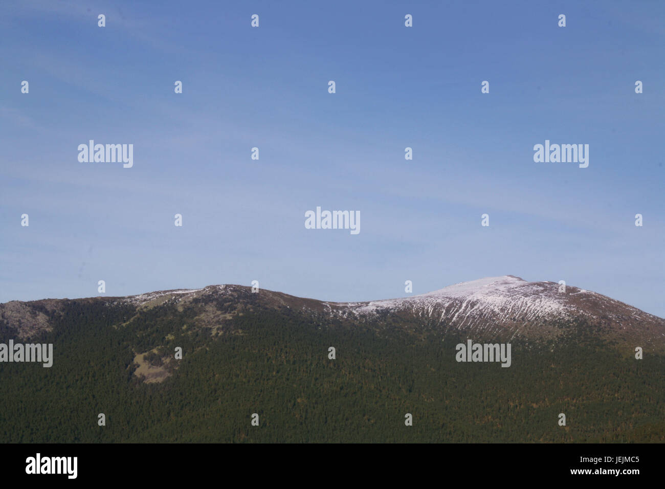 In Spagna, in inverno, il paesaggio, la bellezza della natura, la catena montuosa, sky, luogo isolato, ambiente, freddo, ghiaccio, maestoso, orizzontale di un'immagine a colori, giorno, m Foto Stock