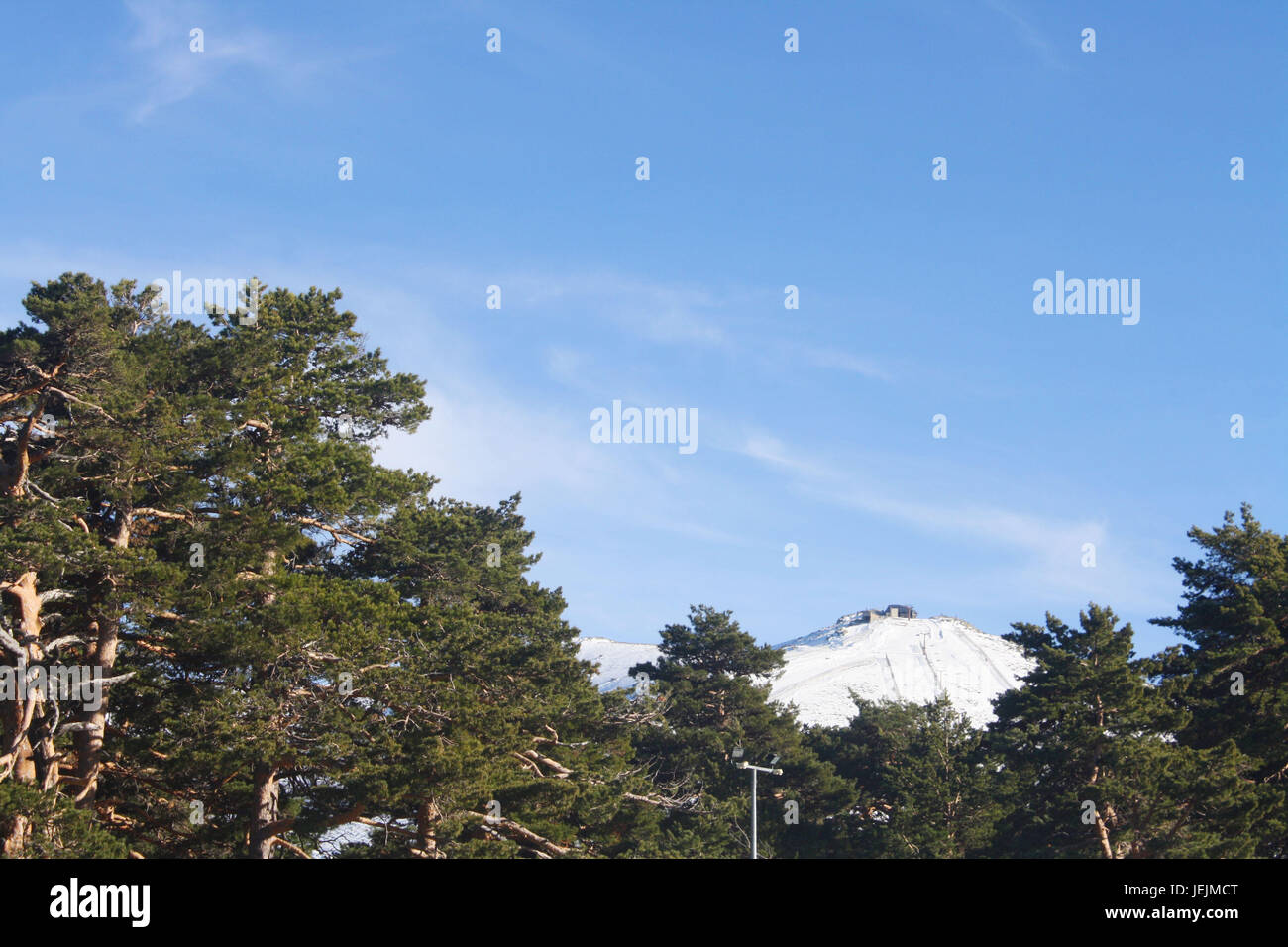 In Spagna, in inverno, il paesaggio, la bellezza della natura, la catena montuosa, sky, luogo isolato, ambiente, freddo, ghiaccio, maestoso, orizzontale di un'immagine a colori, giorno, m Foto Stock