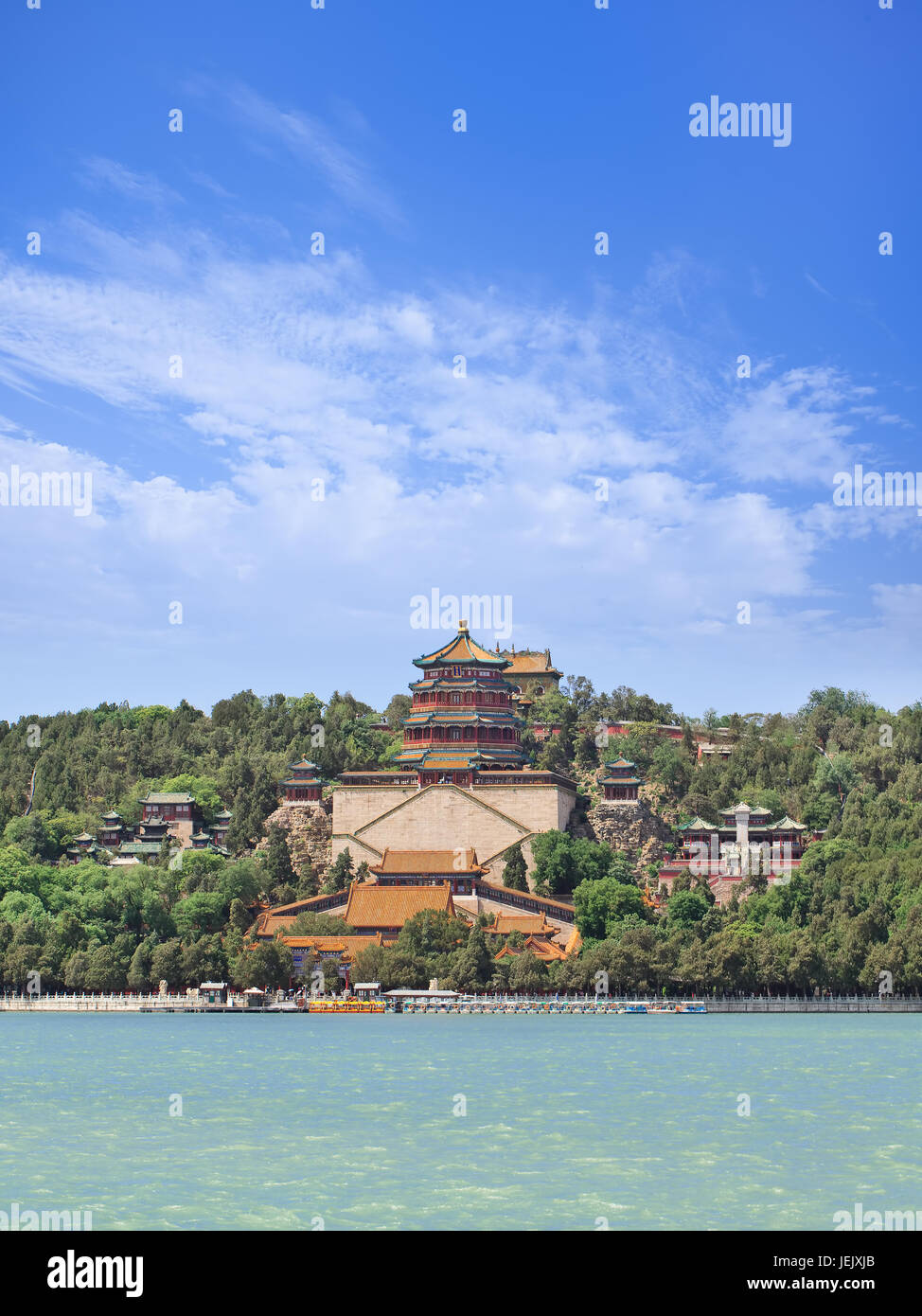 Lago Kunming presso il maestoso Palazzo d'Estate a Pechino, Cina Foto Stock