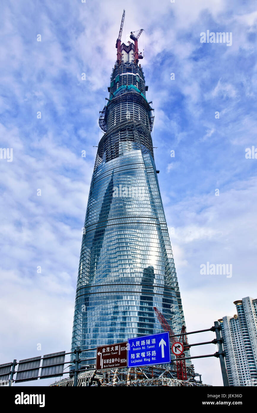 Shanghai Tower (in costruzione). Grattacielo più alto in Cina, design by Gensler, completamento 2014. Specs: 632m di altezza, 121 storie. Foto Stock