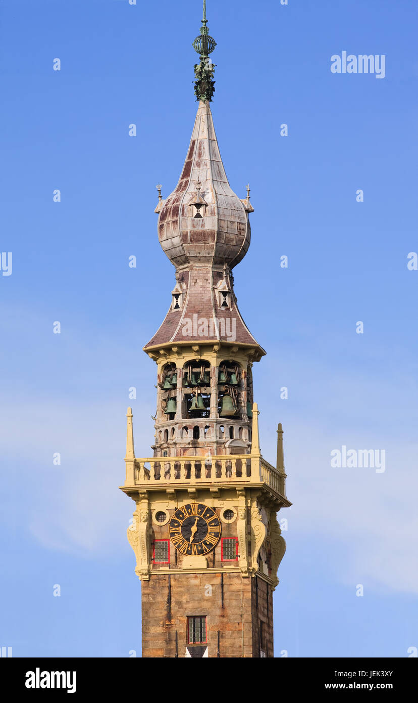 Close-up della torre di un antica chiesa a Veere, Paesi Bassi Foto Stock