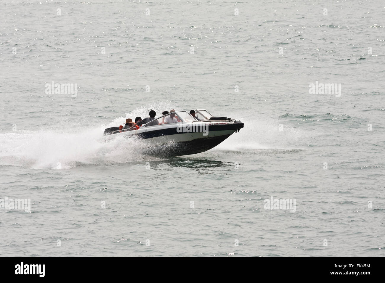XIAMEN-cina-marzo 22, 2009. Barca veloce a Xiamen. Il più rapido attraversamento da Xiamen al suo famoso Gulangyu pianoforte (isola) è in barca veloce. Foto Stock