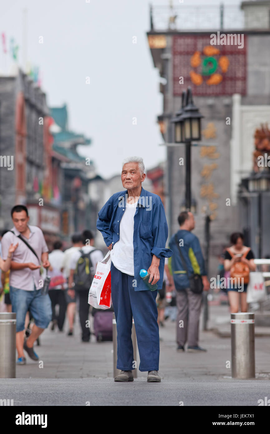PECHINO-9 GIUGNO 2015. Bel vecchio. La popolazione anziana (60 anni o più) in Cina è di 128 milioni di persone, una su dieci, la più grande del mondo. Foto Stock