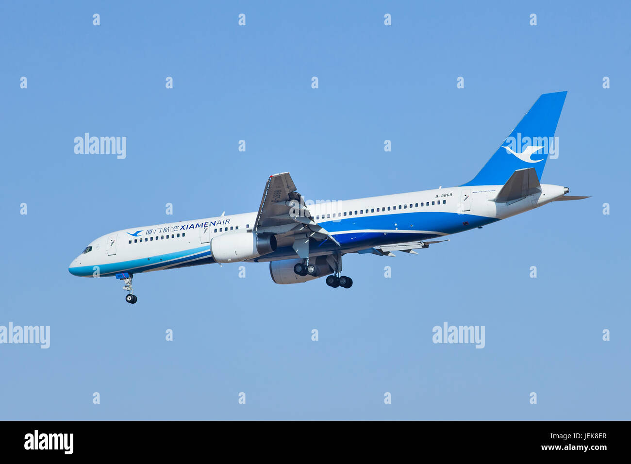 PECHINO – 6 MARZO 2014. Xiamen Air Boeing 757-200, B-2868. Il più grande aeromobile passeggeri a corsia singola di Boeing, prodotto dal 1981 al 2004. Foto Stock