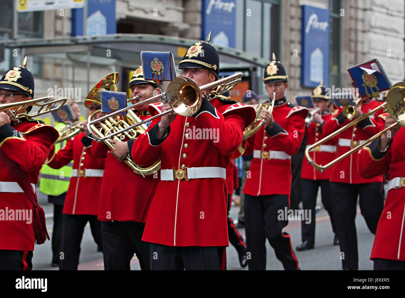 Marching Band presso le Forze Armate parata del giorno a Liverpool Regno Unito 2017 Foto Stock