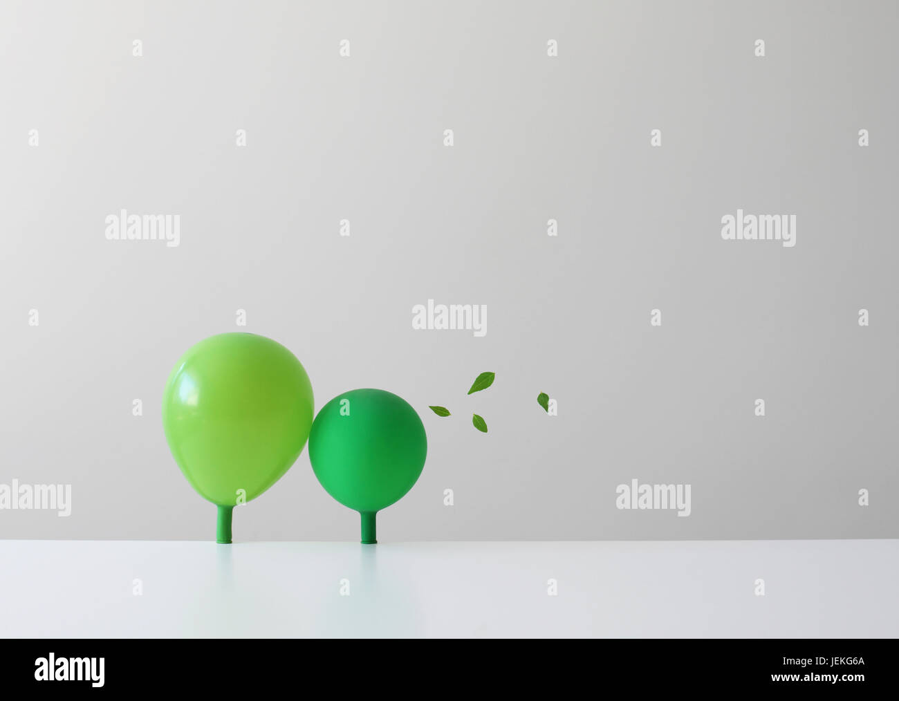 Concettuale palloncini verde come alberi Foto Stock