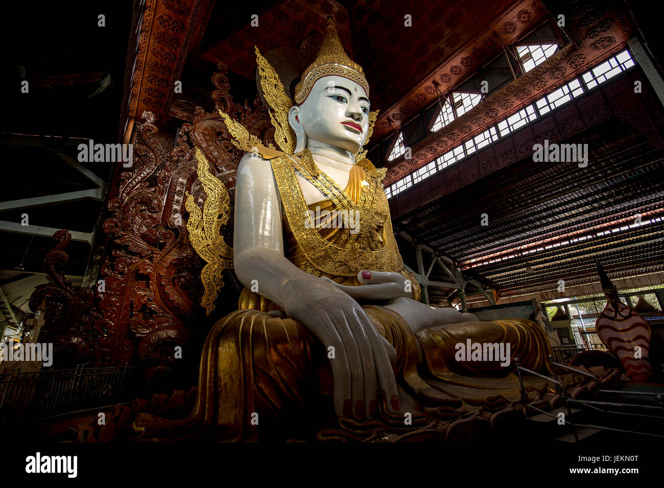Ngadatkyi Paya - Ngadat kyi Paya pagoda tempio bellissima statua del Buddha nella città di Yangon Myanmar Foto Stock