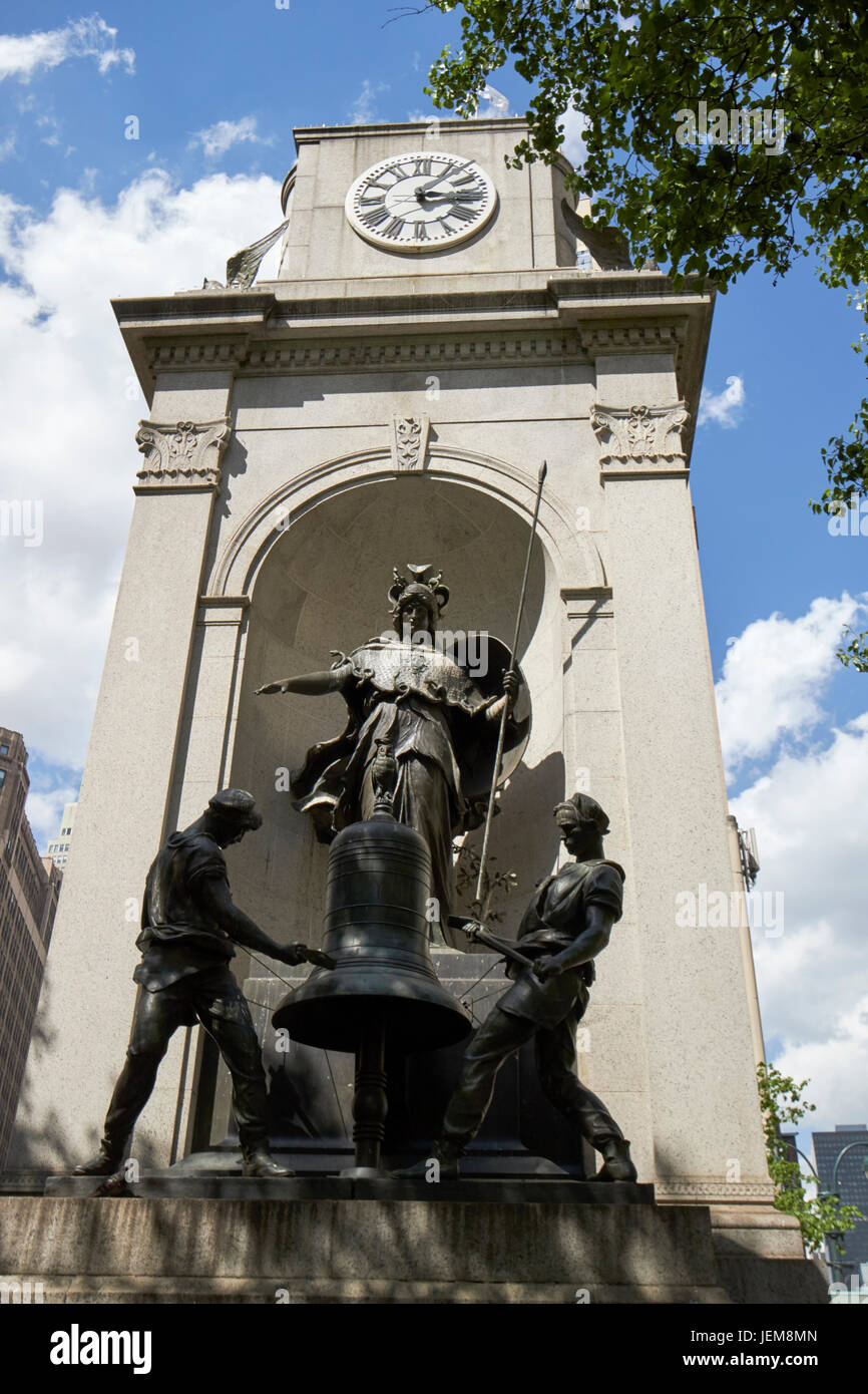James Gordon Bennett memorial Herald Square di New York City STATI UNITI D'AMERICA Foto Stock
