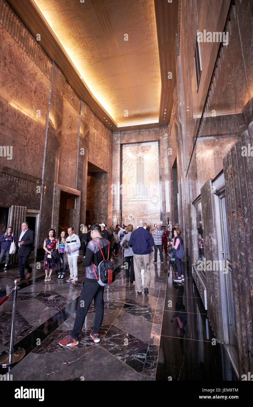 La lobby atrio dell'Empire State Building di New York City STATI UNITI D'AMERICA Foto Stock