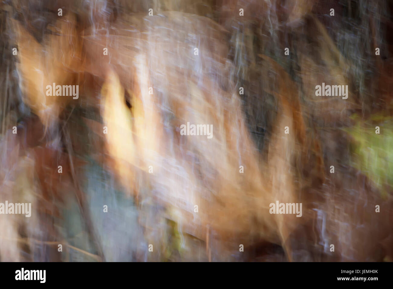 Abstract sfocata sullo sfondo di acqua Foto Stock