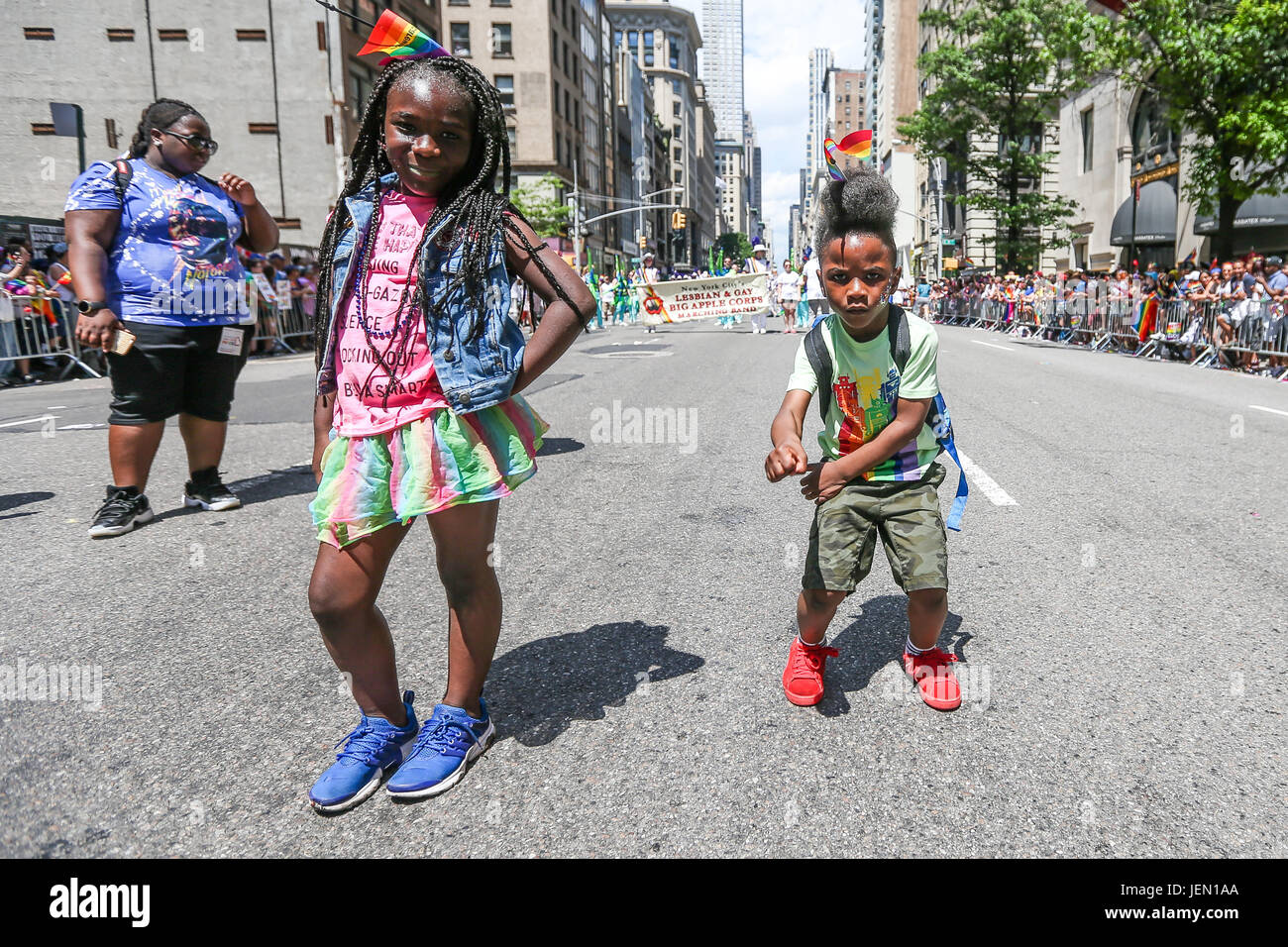 New York, Stati Uniti d'America. 25 GIU, 2017. I partecipanti durante il LGBT Pride Parade nella città di New York negli Stati Uniti questa Domenica, 25. Credito: Brasile Photo Press/Alamy Live News Foto Stock