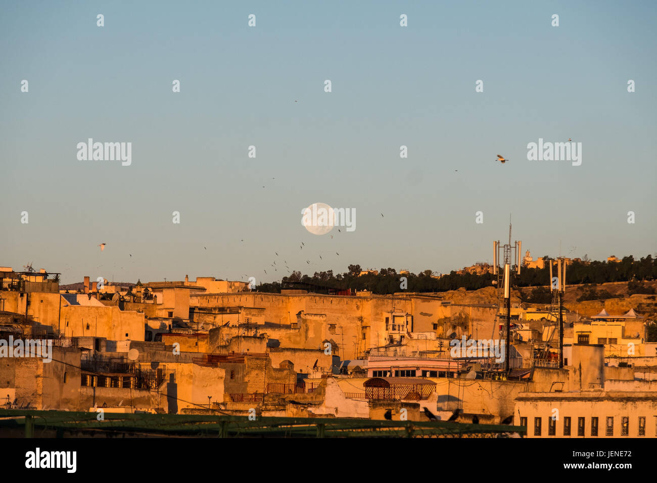 Supermoon sulla città, Fez, Fez-Meknes, Marocco Foto Stock