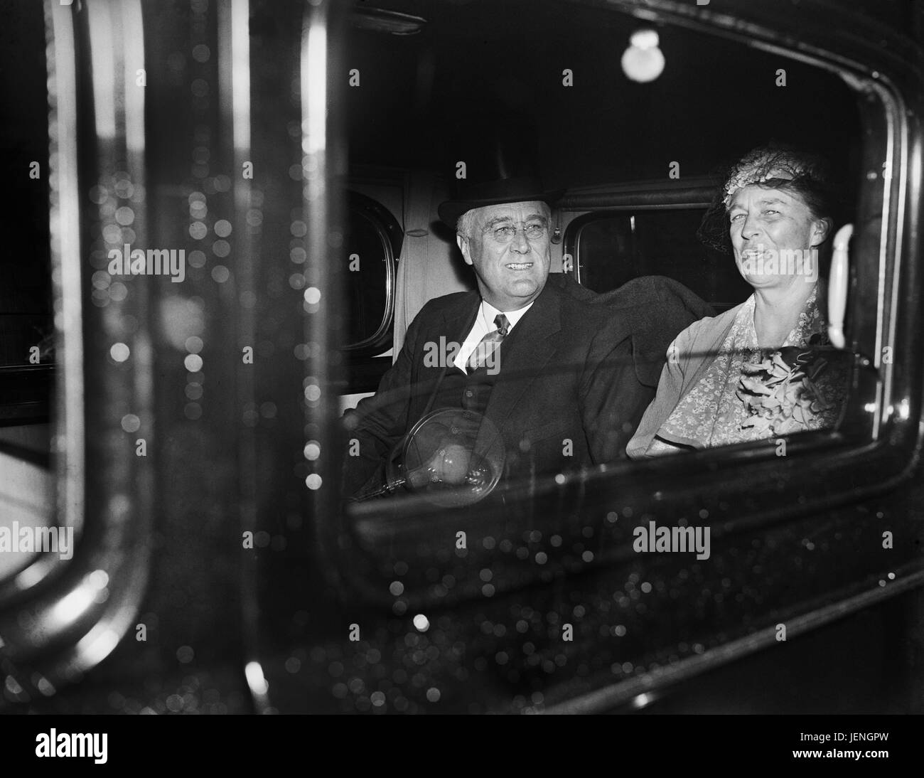 Stati Uniti Il presidente Franklin Roosevelt e la First Lady Eleanor Roosevelt, ritratto in auto dopo la Pasqua, servizio di Washington DC, Stati Uniti d'America, Harris & Ewing, 1935 Foto Stock