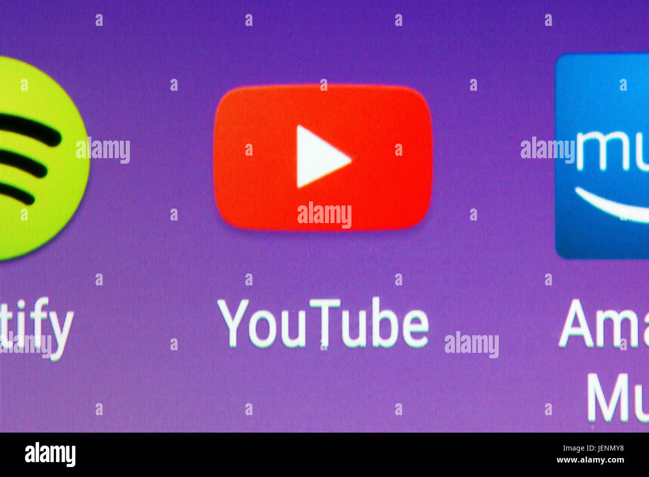 Un primo piano dell'app YouTube su una schermata dello smartphone Foto Stock