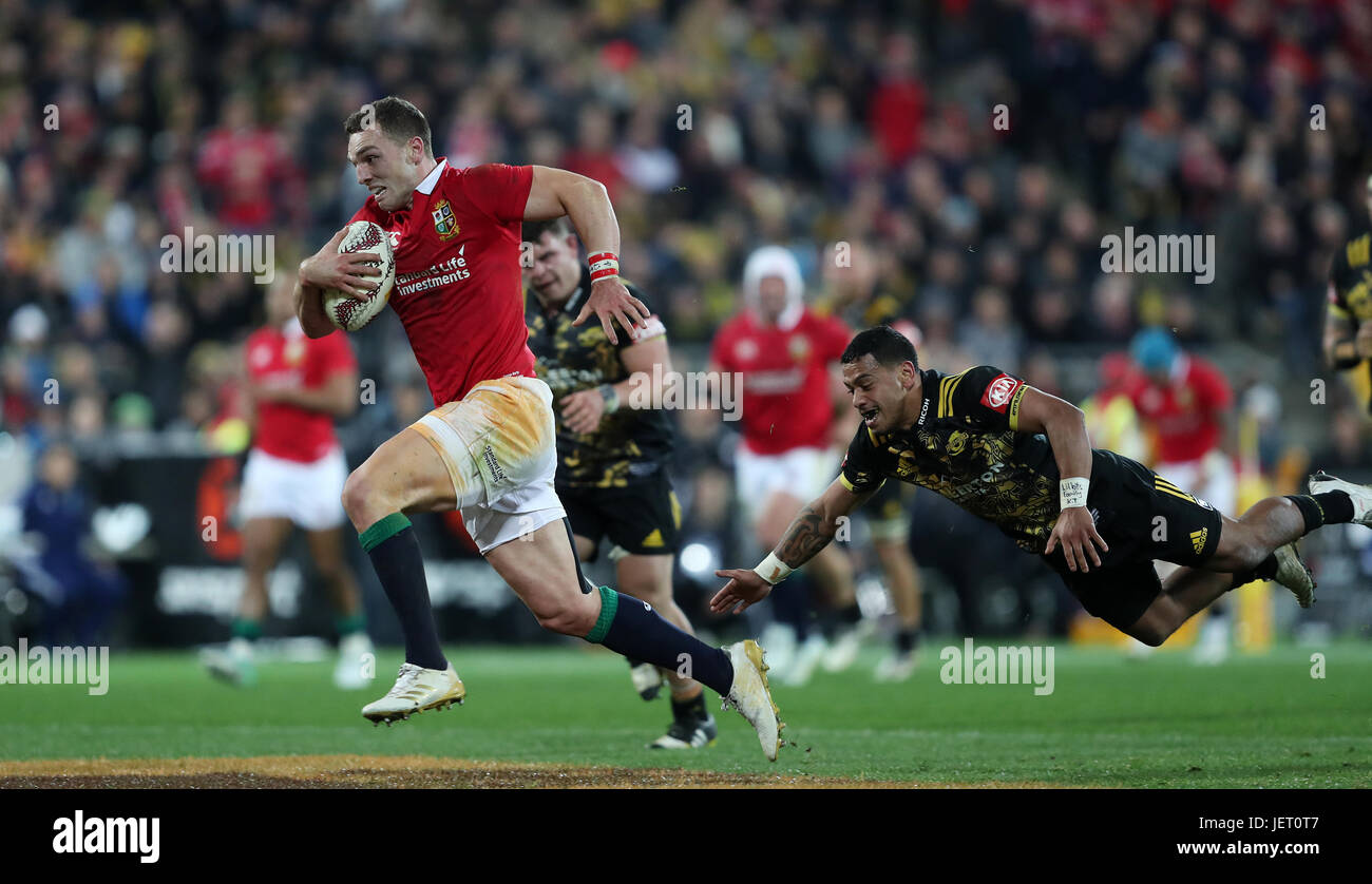 George North dei Lions britannici e irlandesi si rompe per segnare la seconda prova del suo fianco durante il tour match al Westpac Stadium, Wellington. PREMERE ASSOCIAZIONE foto. Data immagine: Martedì 27 giugno 2017. Vedere la storia di PA RUGBYU Lions. Il credito fotografico dovrebbe essere: David Davies/PA Wire. Foto Stock