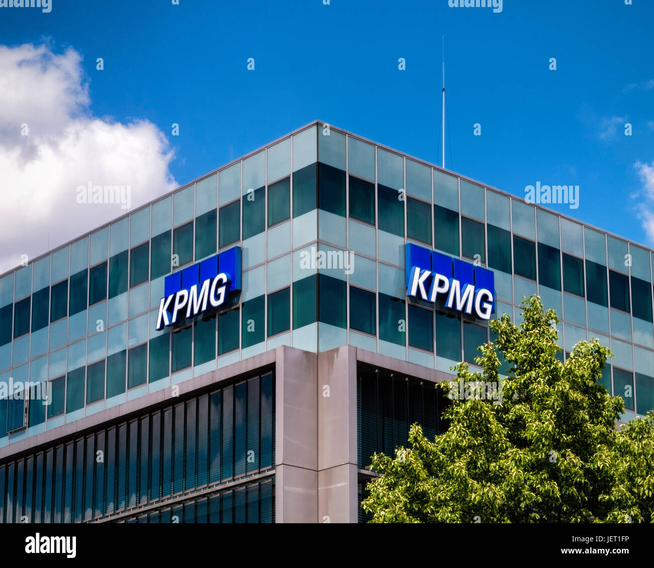 Berlin-Tiergarten,KPMG auditing e contabilità aziendale.Financial & servizi contabili.Edificio moderno la facciata esterna Foto Stock