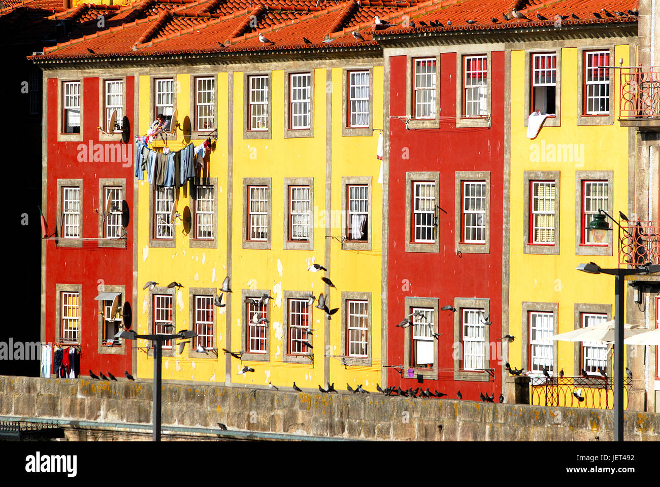 Oporto, capitale del vino di Porto e il quartiere Ribeira, un sito Patrimonio Mondiale dell'UNESCO, Portogallo Foto Stock