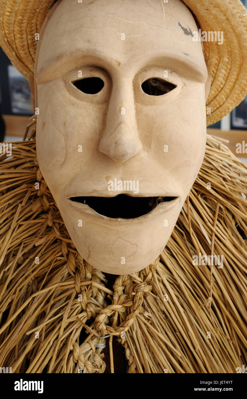 La maschera di legno del 'caretos' di Lazarim. Lamego, Portogallo Foto Stock