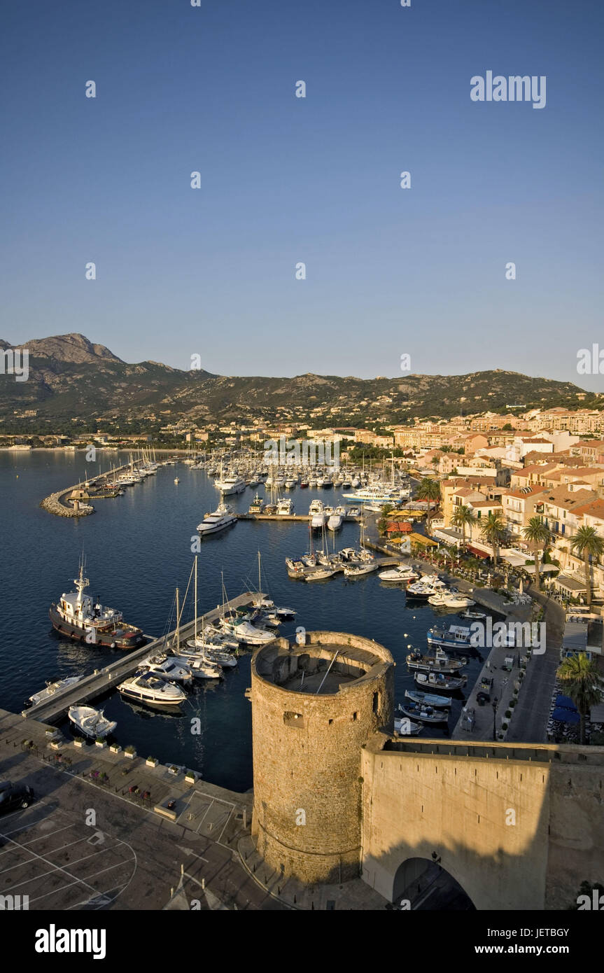 Francia, Corsica, Calvi, vista città, cittadella, porto, Foto Stock
