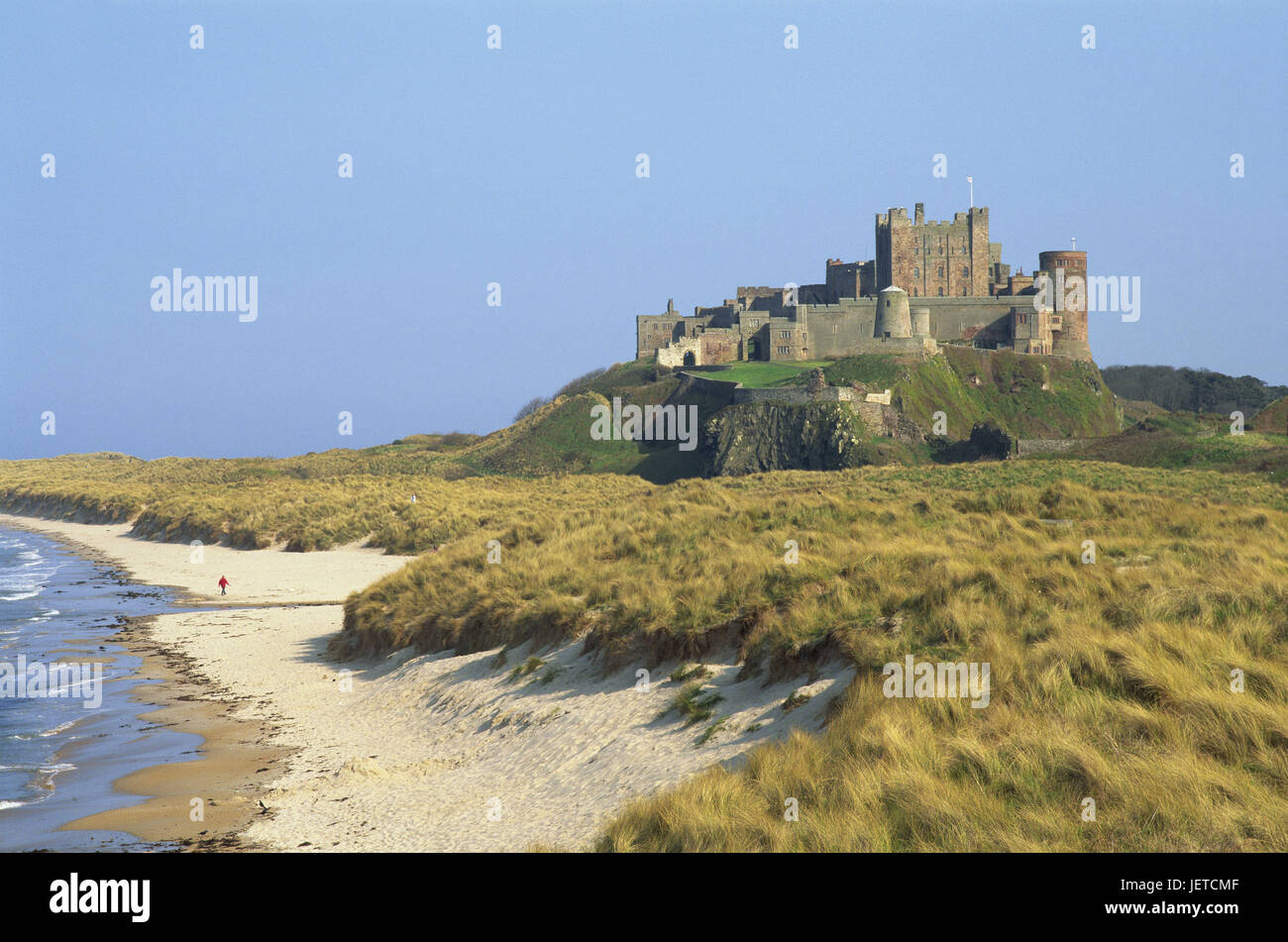 Gran Bretagna, Inghilterra, Northumbria, Bamburgh, bloccare, spiaggia, turistico, Europa, Northumberland, luoghi di interesse, la gente, la cultura, storicamente, mare, surf, costa, Riva, paesaggi, edificio, architettura, turismo, landmark, fortezza, Foto Stock