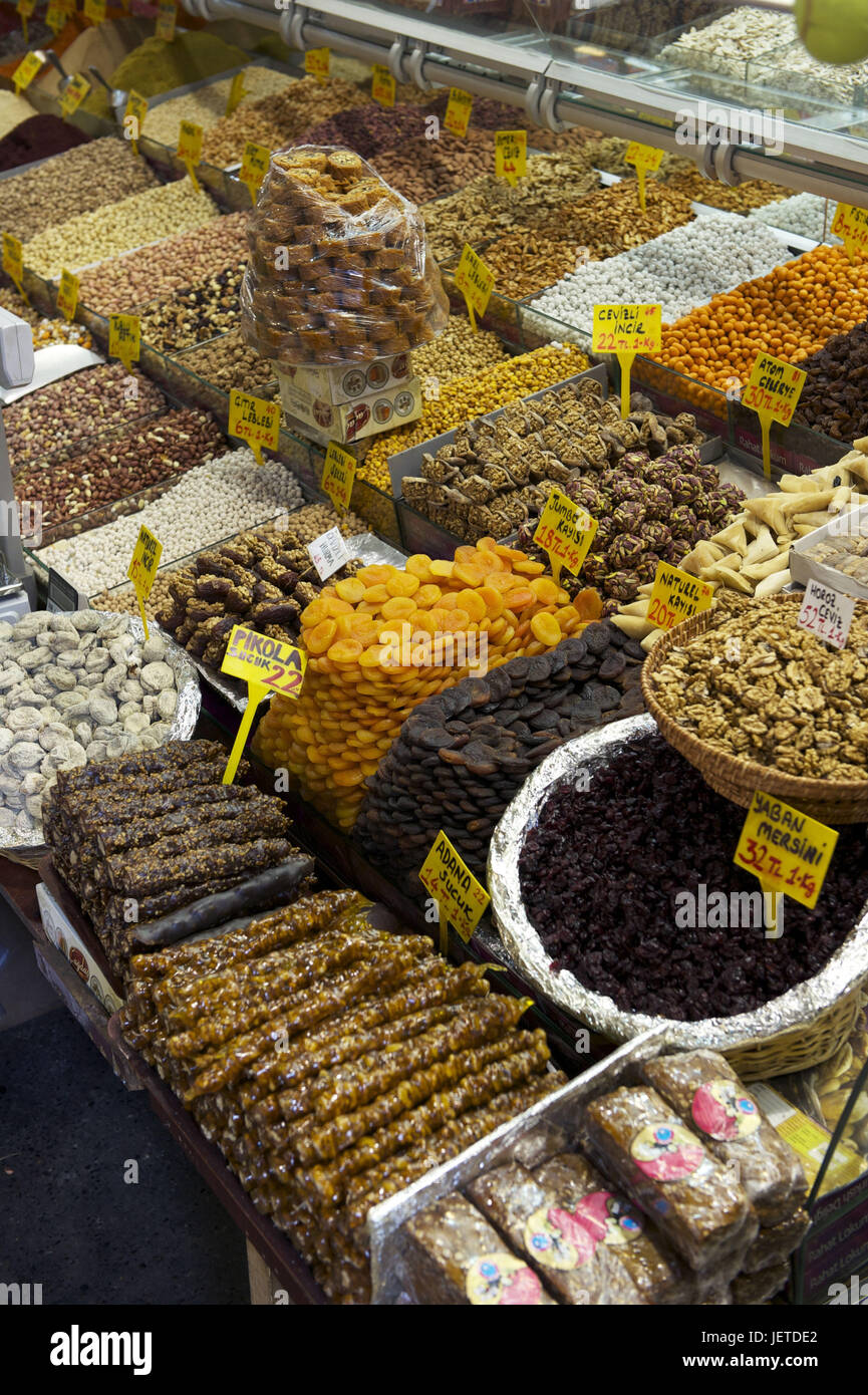 Turchia, Istanbul, parte della città di Sultanahmet, il bazaar egiziano, Misir Carsisi, scelta di dolci, Foto Stock