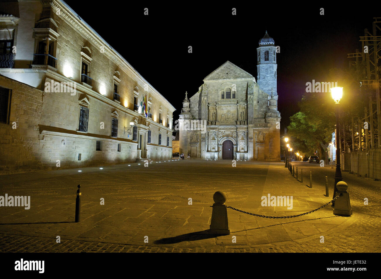 Spagna, Andalusia, a Ubeda, spazio prima della Sacra Capilla del Salvador di notte, Foto Stock