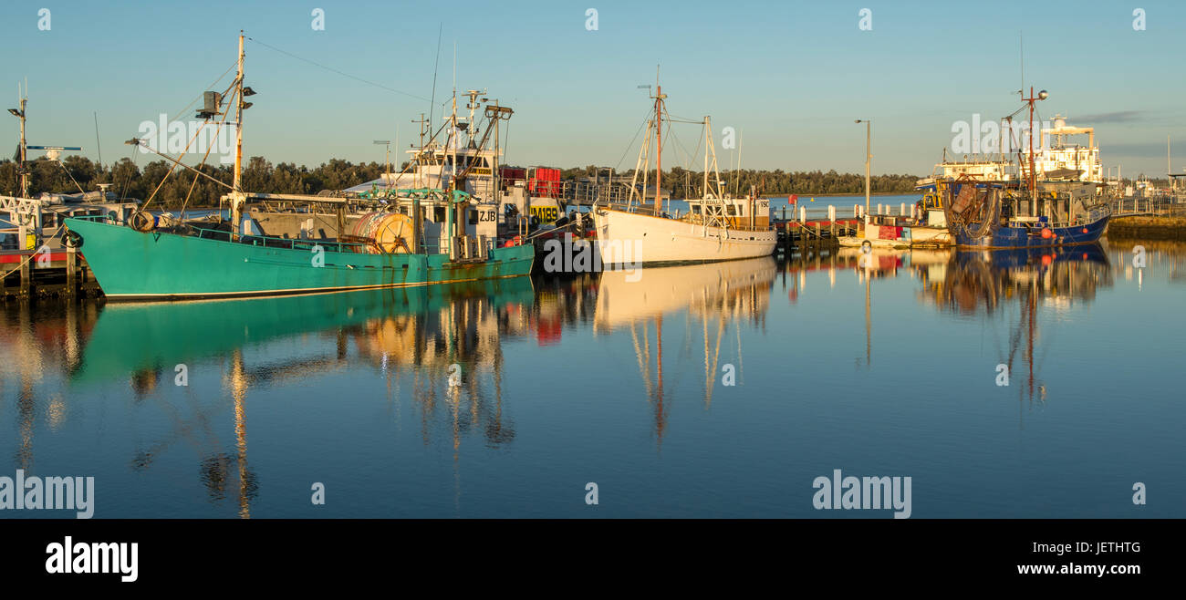 Barche da pesca a Lakes Entrance, Victoria, Australia Foto Stock