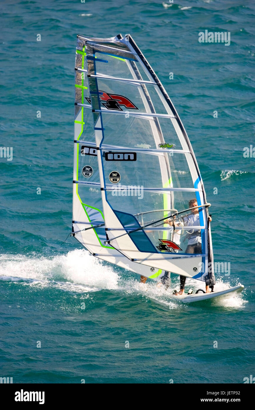 Navigare in Gardasee, Surfen am Gardasee Foto Stock