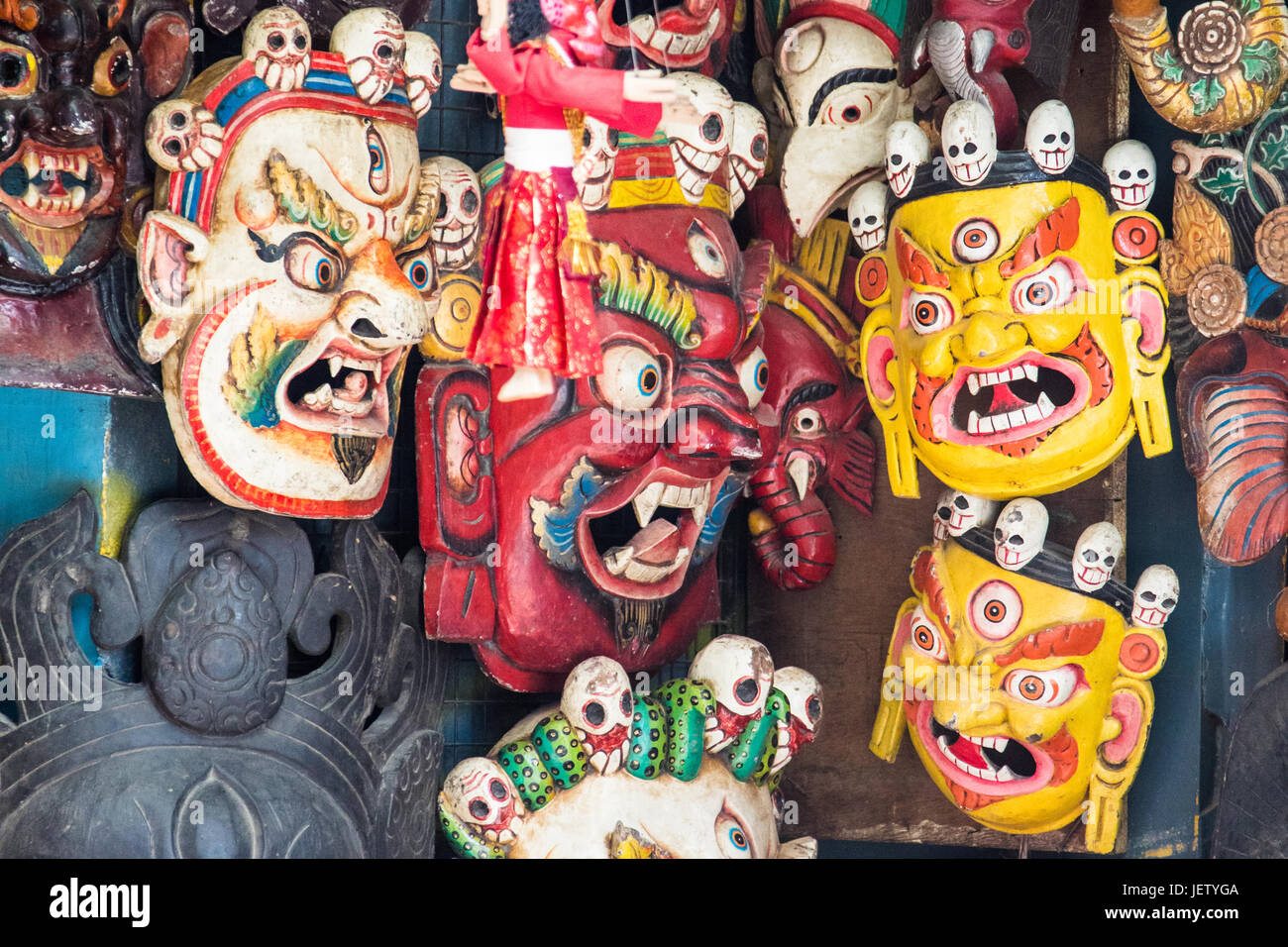 Maschere di Souvenir nel quartiere Thamel, Kathmandu, Nepal Foto Stock