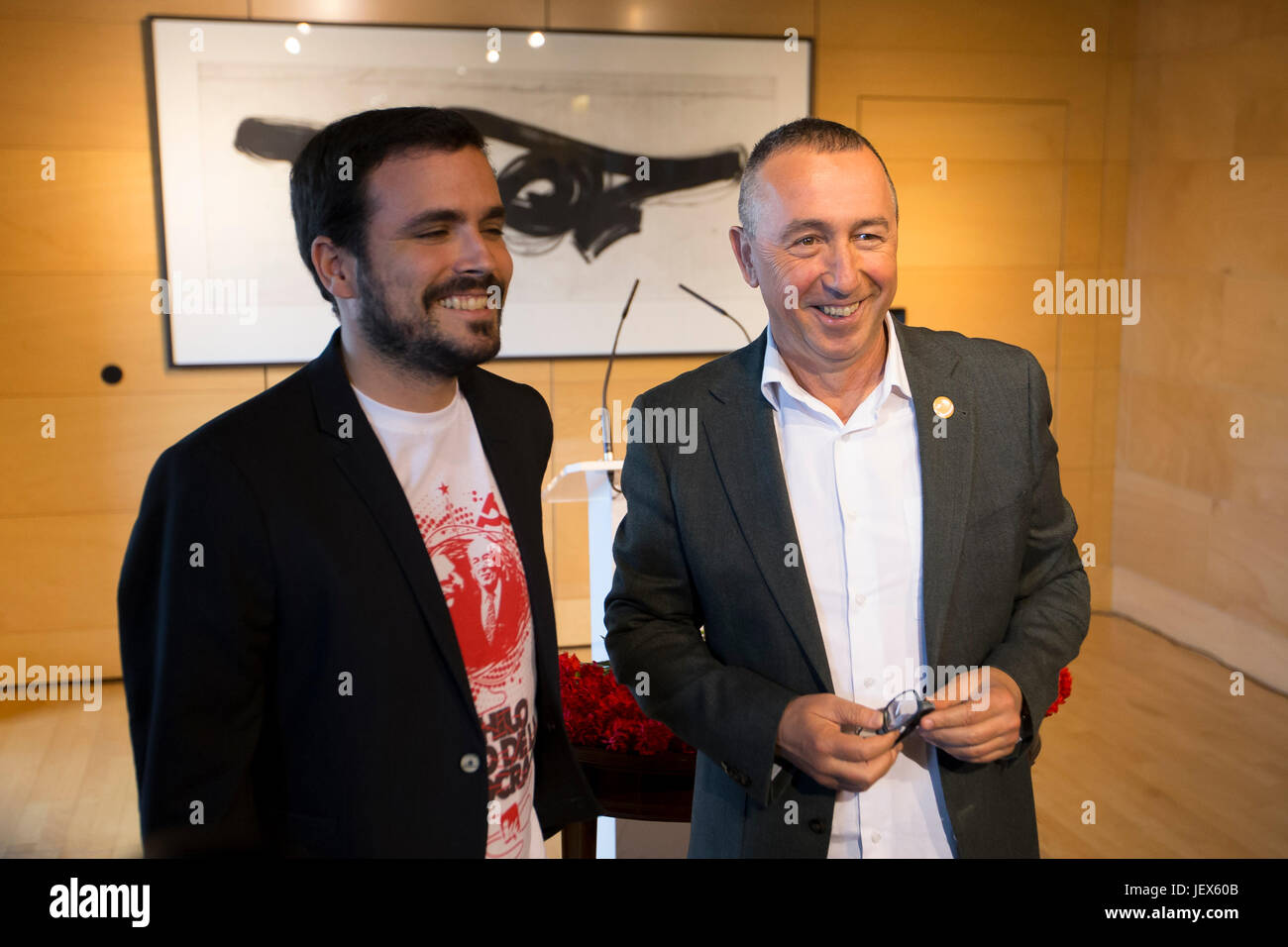 Alberto Garzon durante la celebrazione di un atto di omaggio per gli avversari di Franco, al parlamento spagnolo, a Madrid, mercoledì 28 giugno 2017. Oggi è il quarantesimo anniversario della democrazia in Spagna dopo 1977 elezioni. Foto Stock