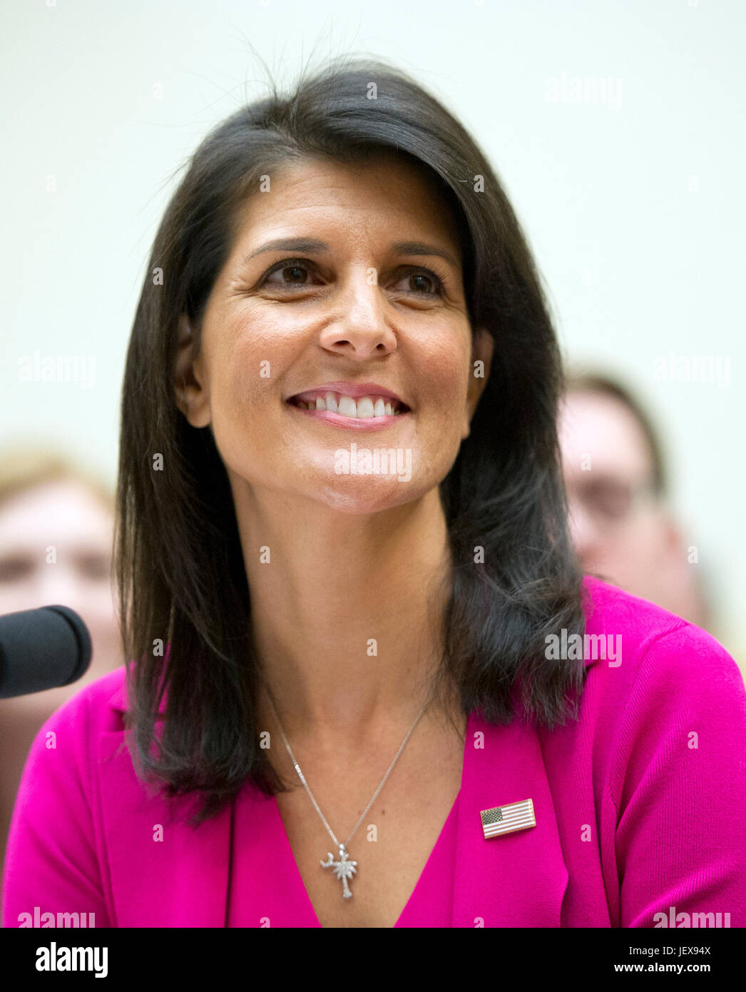 Ambasciatore degli Stati Uniti alle Nazioni Unite Nikki Haley dà testimonianza davanti a noi la casa Commissione Affari Esteri sul tema "avanzare gli interessi degli Stati Uniti presso le Nazioni Unite al Campidoglio di Washington il Mercoledì, 28 giugno 2017. Credito: Ron Sachs/CNP /MediaPunch Foto Stock