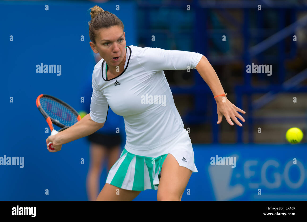 Eastbourne, GRAN BRETAGNA. 28 Giugno, 2017. Simona Halep al 2017 Aegon International WTA Premier torneo di tennis © Jimmie48 Fotografia/Alamy Live News Foto Stock