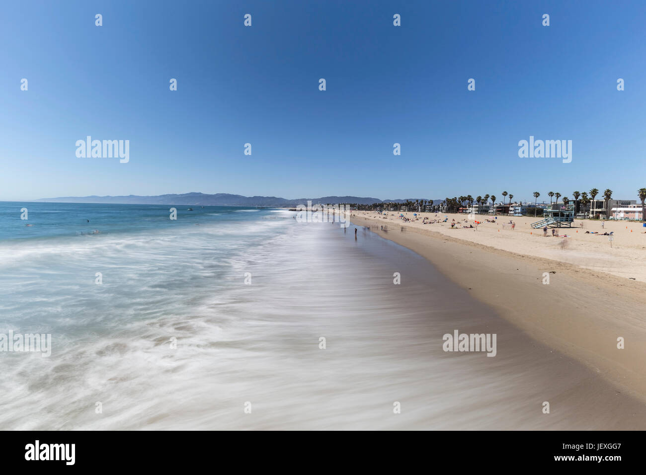 La spiaggia di Venezia con motion blur acqua in Los Angeles, California. Foto Stock