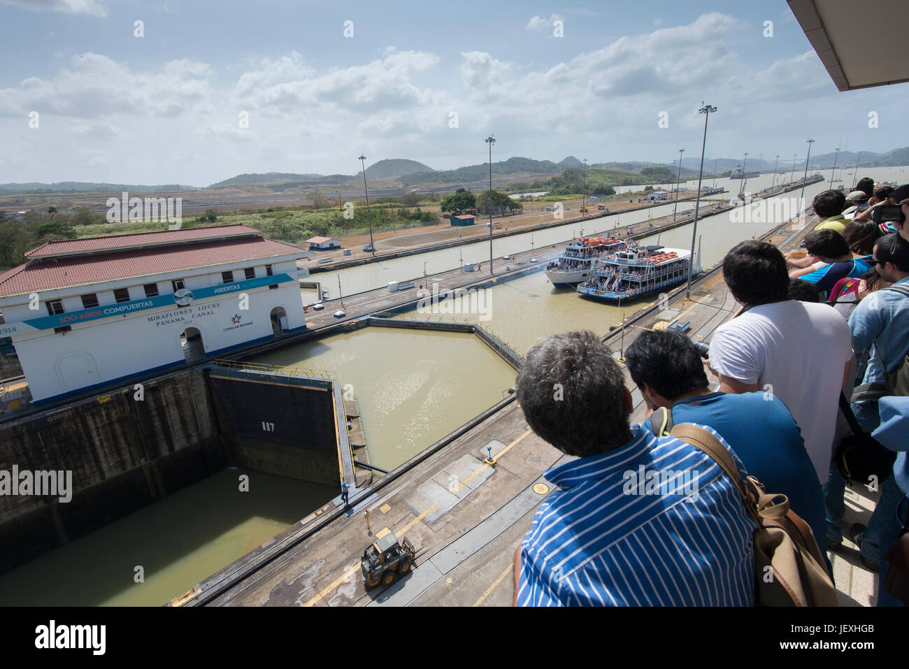 Miraflores Locks lungo il Canale di Panama. Foto Stock