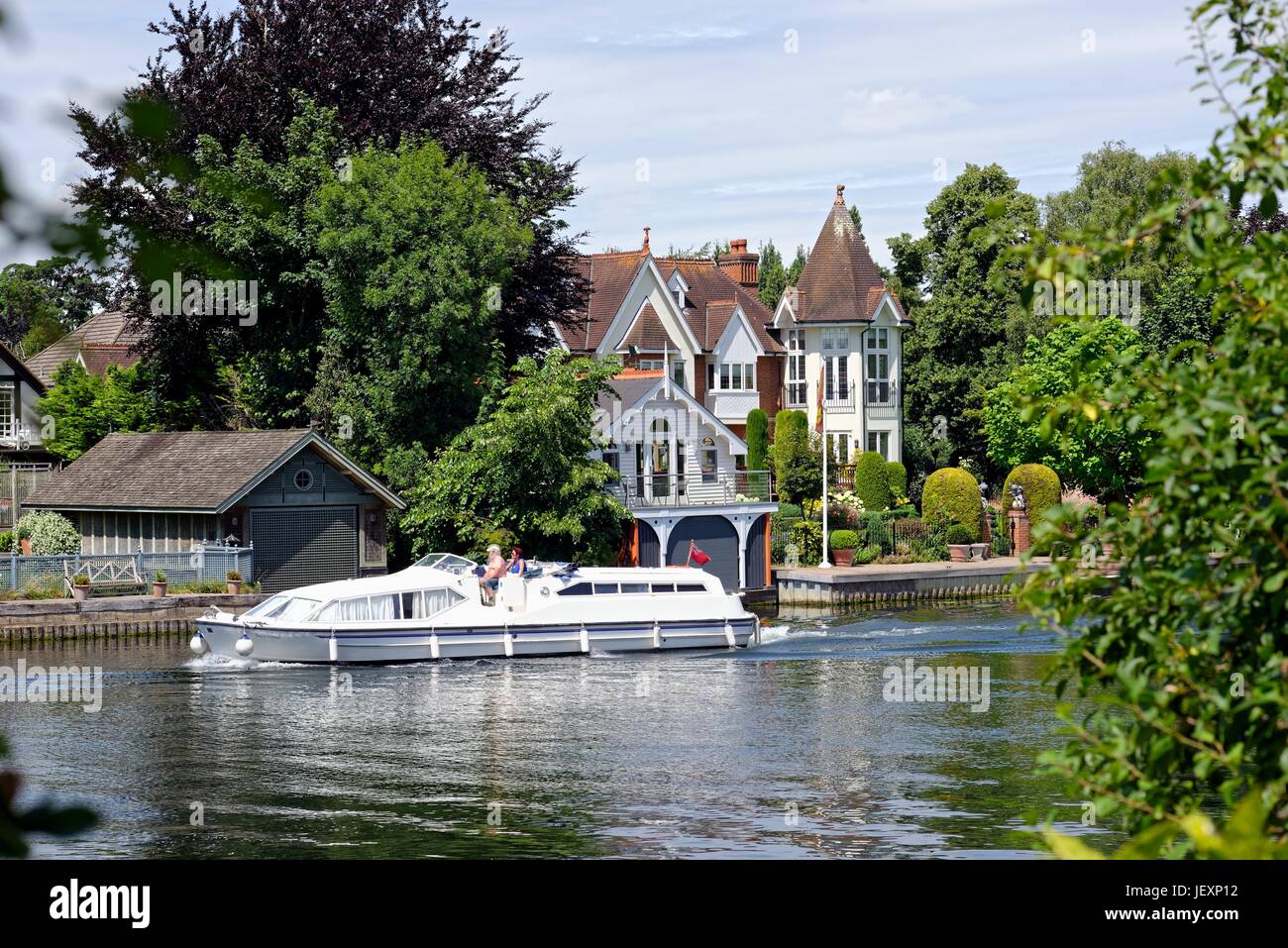 Case esclusive sul Fiume Tamigi a Maidenhead Berkshire REGNO UNITO Foto Stock