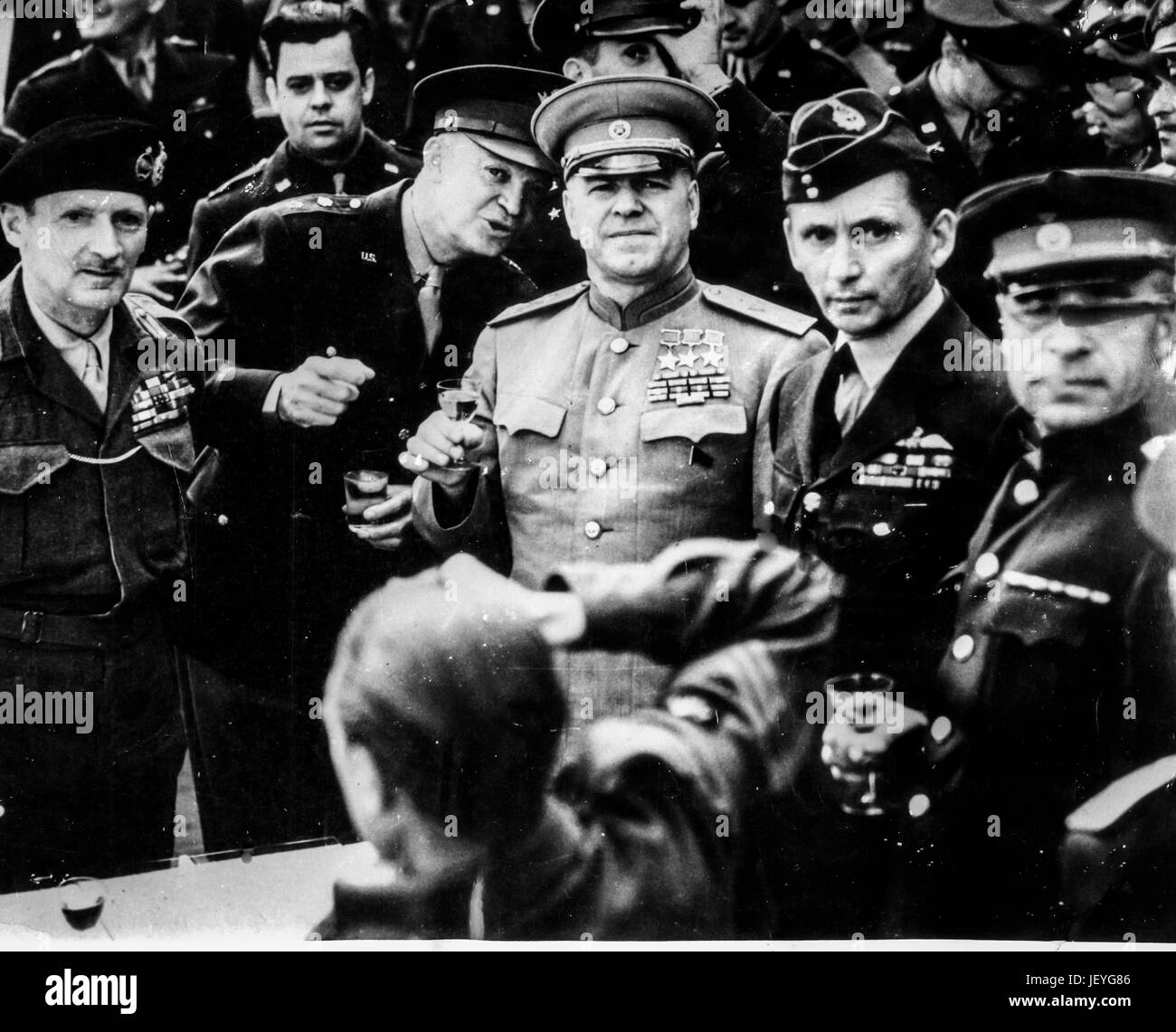 Campo, Bernard l.Montgomery, Dwight Eisenhower, zhukov, Arthur Tedder, new york, 1945 Foto Stock