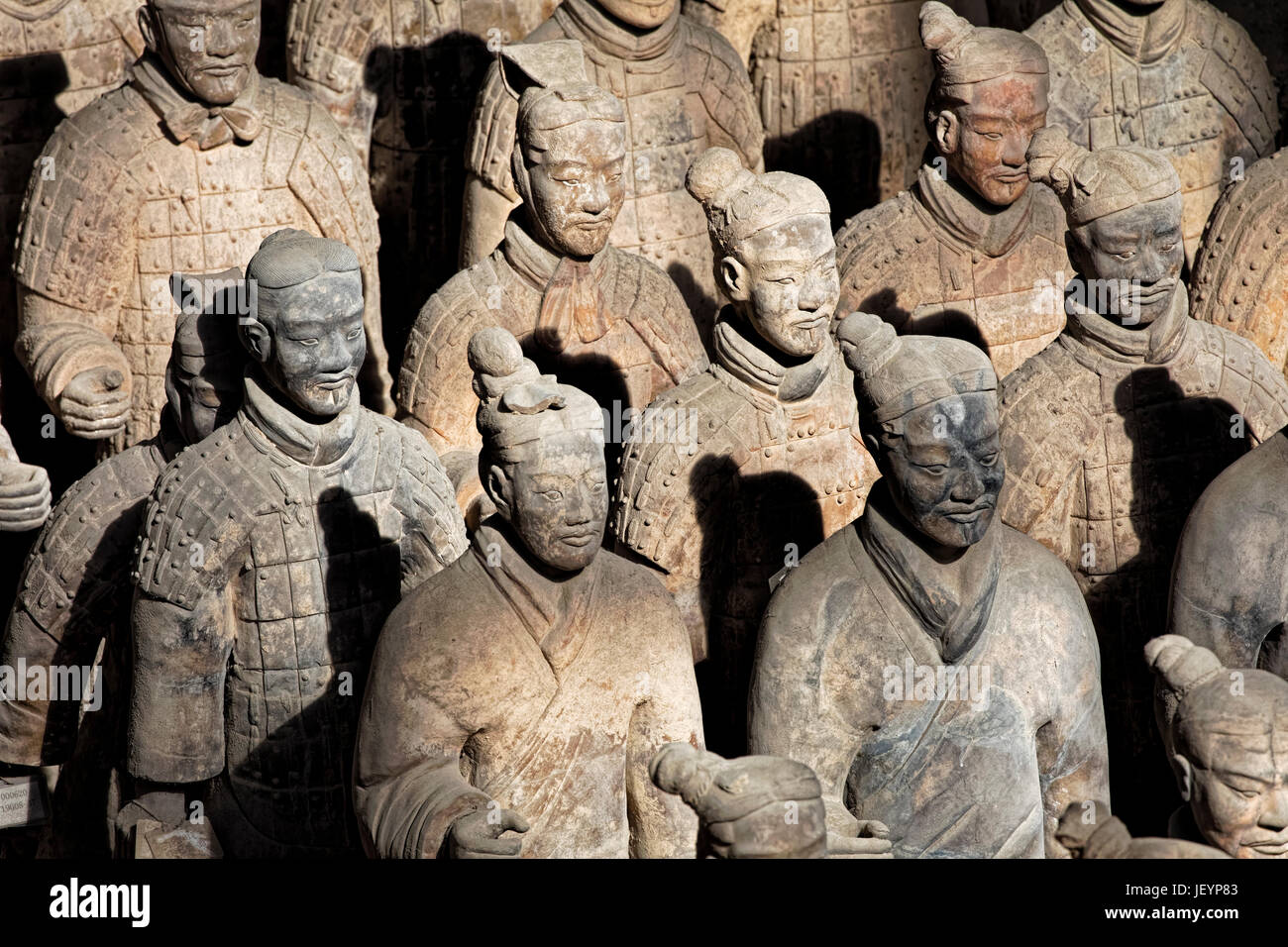 Il famoso Esercito di Terracotta, parte del Mausoleo del primo imperatore di Qin e un Sito Patrimonio Mondiale dell'UNESCO situato in Xian Cina Foto Stock