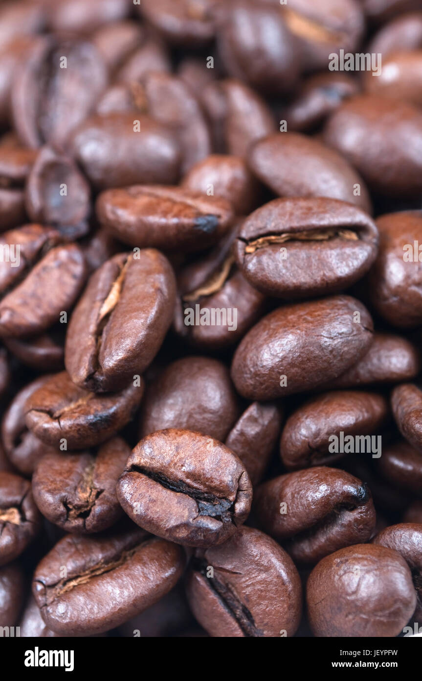 Close-up (macro) colpo di chicchi di caffè, il riempimento del telaio. Profondità di campo. Foto Stock