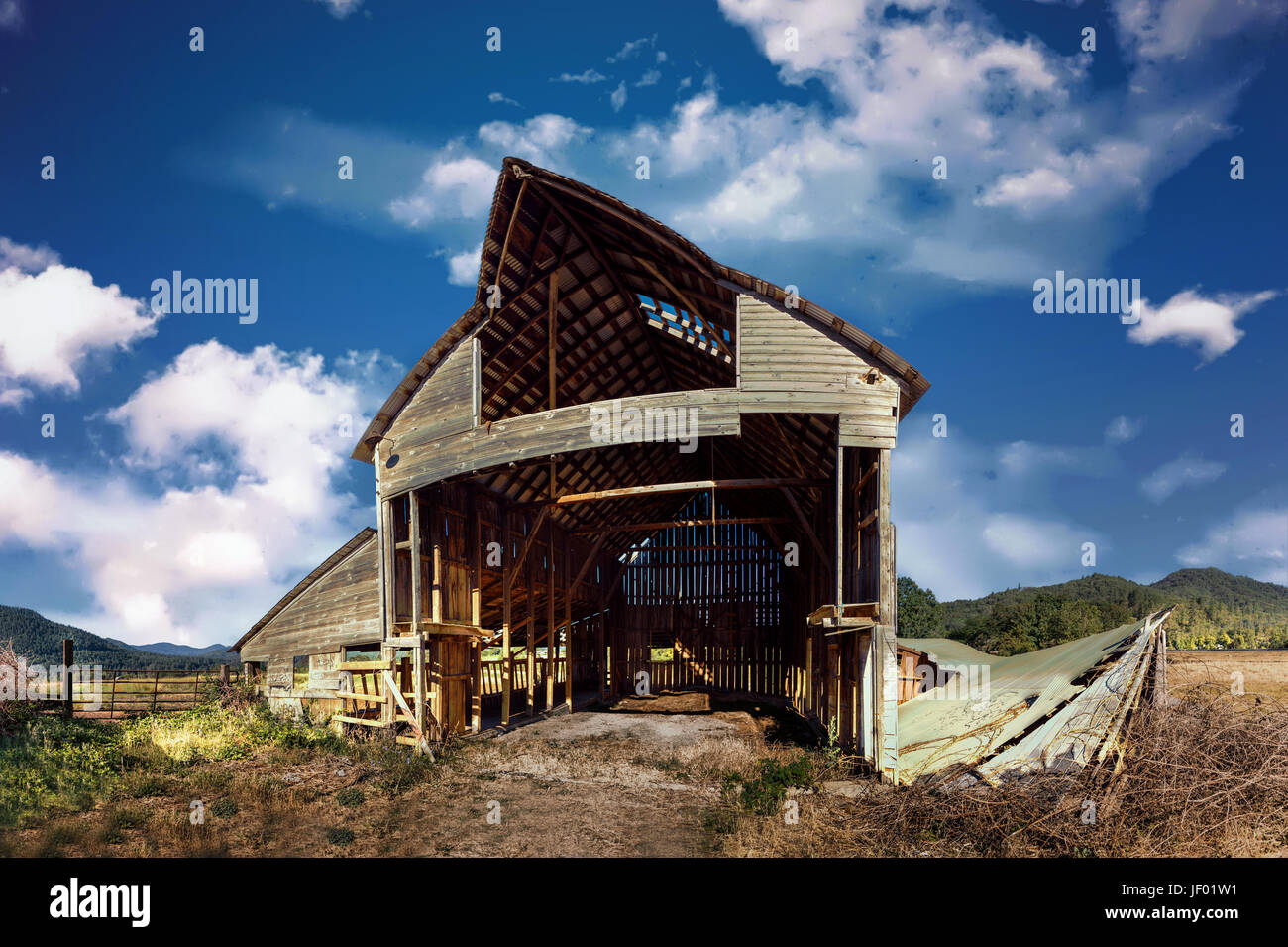 Abbandonata la stalla, immagine a colori Foto Stock