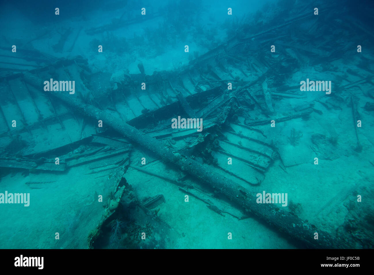 La parte antica della nave relitto sul fondo del mare dei caraibi. Foto Stock