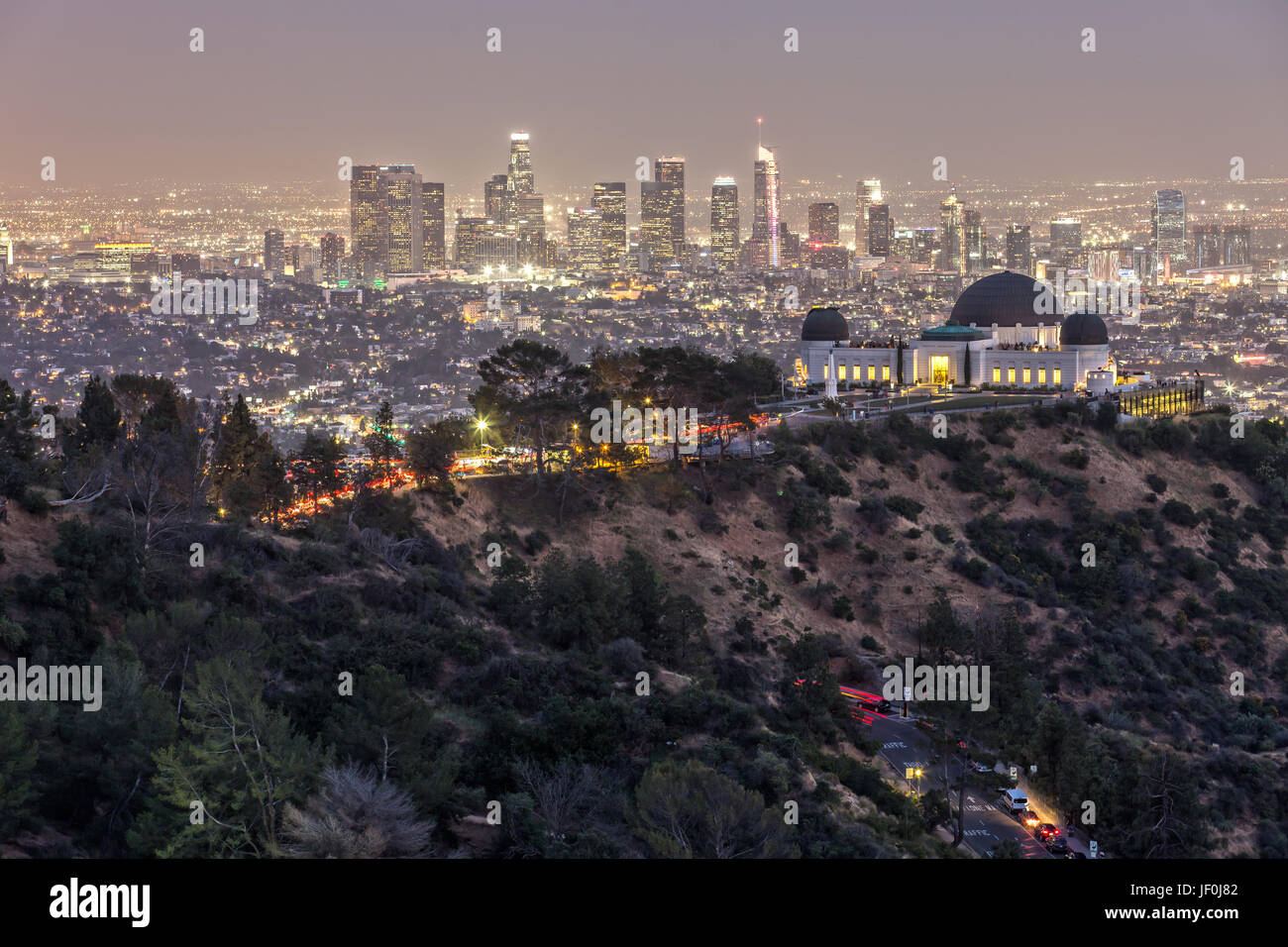 Osservatorio Griffith e lo skyline di Los Angeles durante la notte Foto Stock