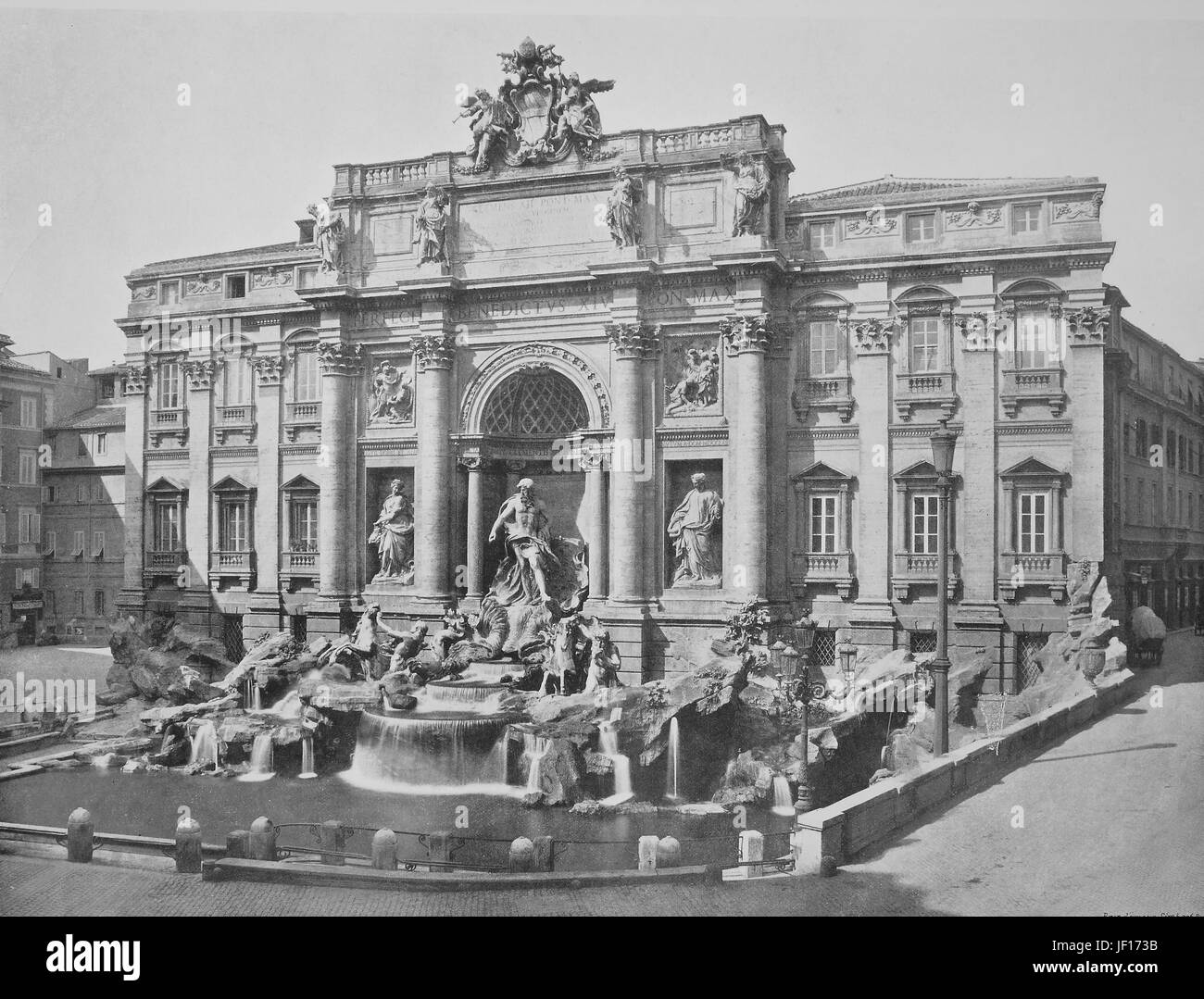 Foto storiche della Fontana di Trevi Fontana di Trevi, a Fontana di Trevi a Roma, Italia, progettato dall'architetto italiano Nicola Salvi e completato da Pietro Bracci, Digitale riproduzione migliorata da un originale stampa dal 1890 Foto Stock