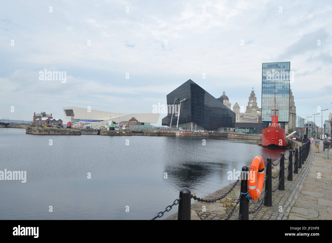 Street View di Museum di Liverpool e Open Eye Gallery di Liverpool, in Inghilterra Foto Stock