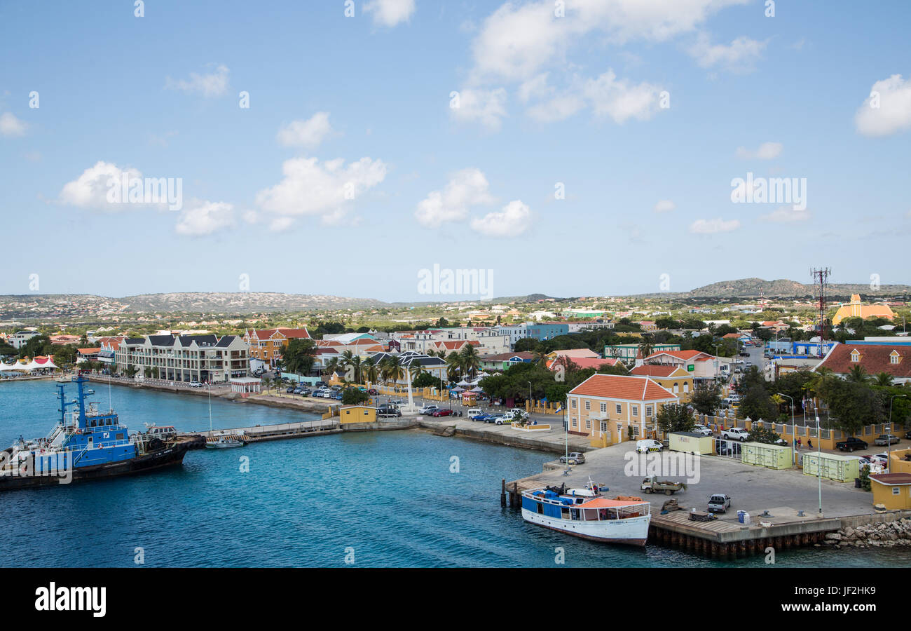 Isola di Bonaire dal porto Foto Stock