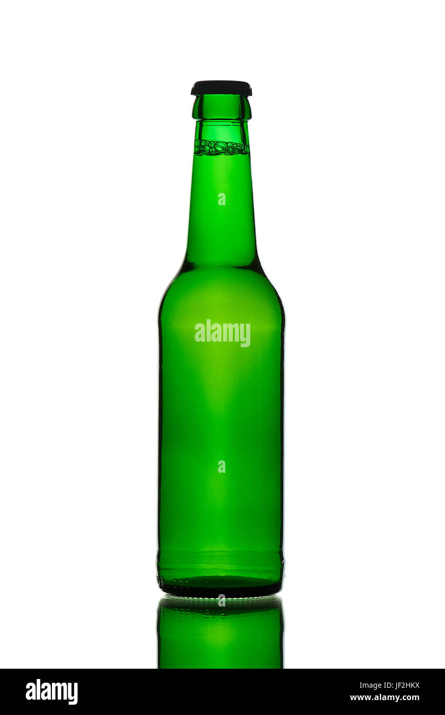 Verde bottiglia di birra con tappo a corona Foto Stock