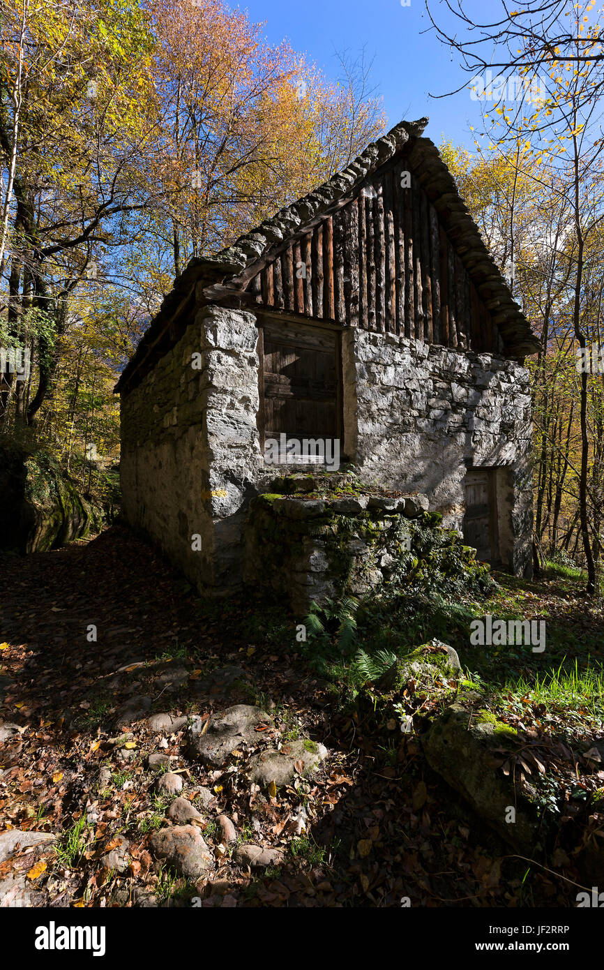 L edificio si trova vicino a "Orridi di Uriezzo' a Baceno, Italia. Foto Stock