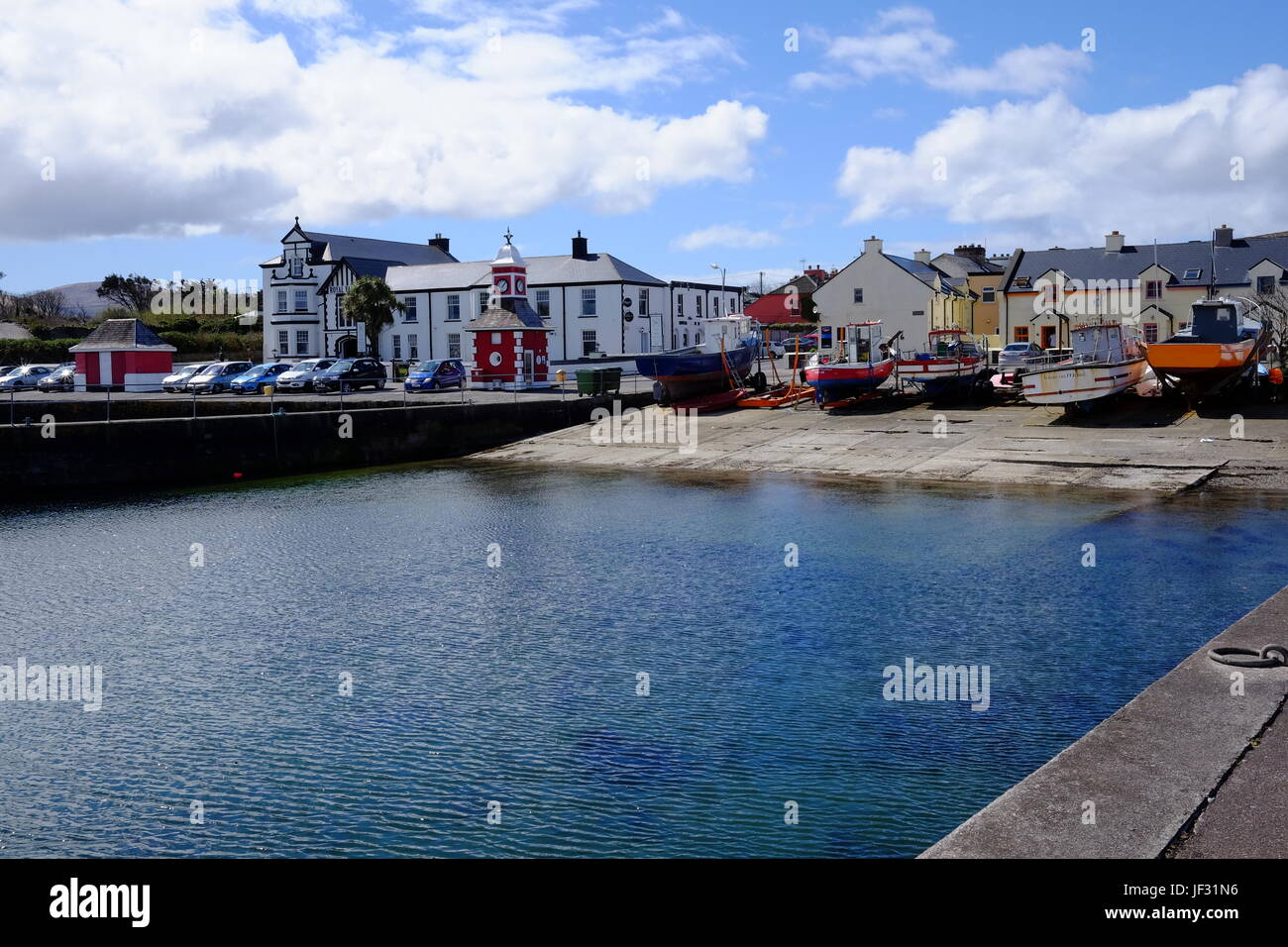 Valentia Island Harbour nella Contea di Kerry, Repubblica di Irlanda, sull'anello di Kerry rotta e il selvaggio modo atlantico Foto Stock