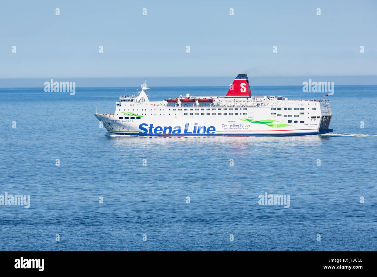 Stena Line traghetto lasciando Fishguard, Pembrokeshire, per Rosslare, County Wexford, Irlanda. Foto Stock