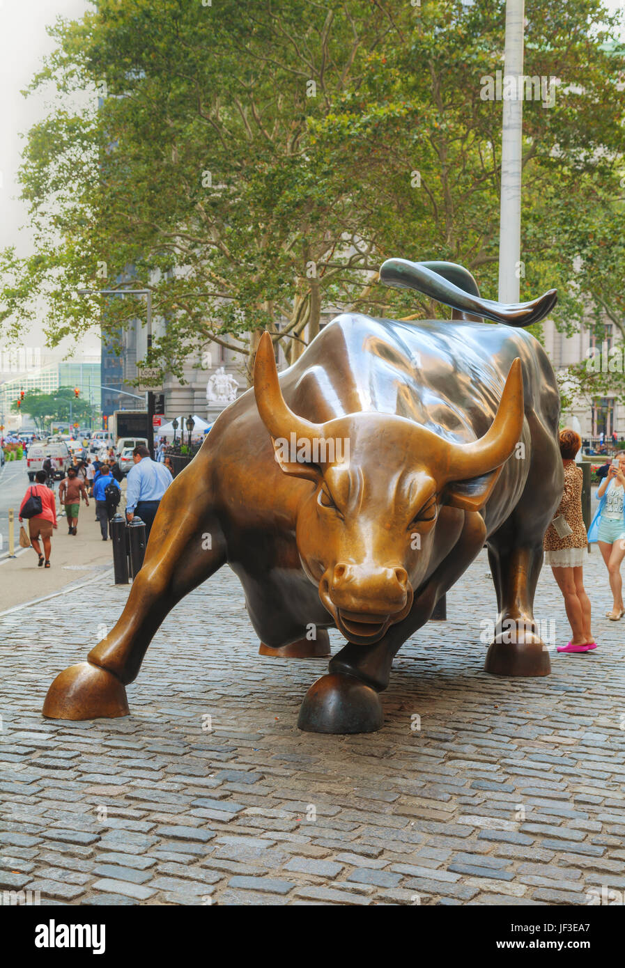 La ricarica Bull scultura in New York City Foto Stock