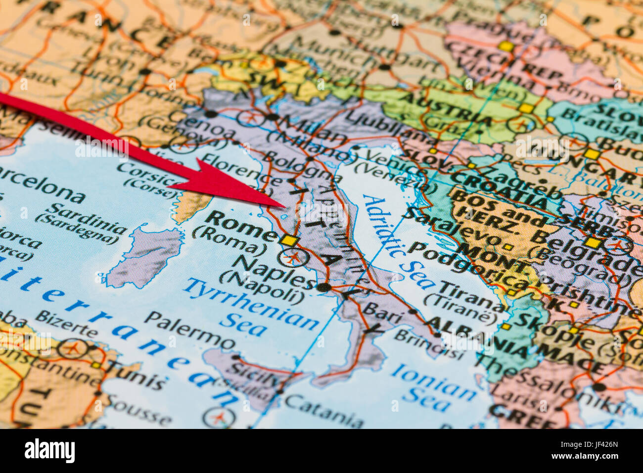 Foto d'Italia. Paese indicato dalla freccia rossa. Paese del continente europeo. Foto Stock